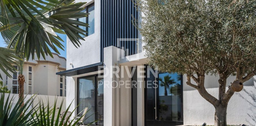 Villa in Umm Al Sheif Villas, Umm Al Sheif, Dubai 7 bedrooms, 743.22 sq.m. № 135933