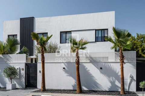Villa in Umm Al Sheif Villas, Umm Al Sheif, Dubai 7 bedrooms, 743.22 sq.m. № 135933 - photo 19