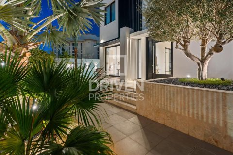 Villa in Umm Al Sheif Villas, Umm Al Sheif, Dubai 7 bedrooms, 743.22 sq.m. № 135933 - photo 28