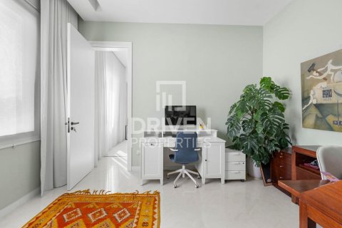 Villa in Umm Al Sheif Villas, Umm Al Sheif, Dubai 7 bedrooms, 743.22 sq.m. № 135933 - photo 9