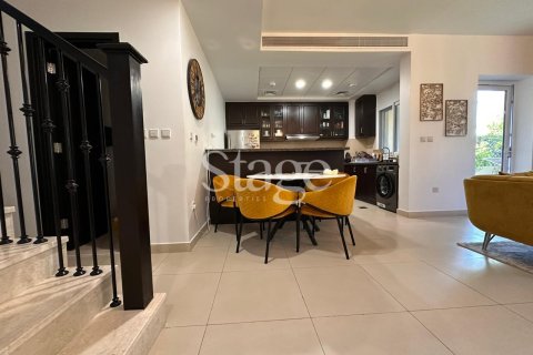 Купить виллу в Casa Viva, Serena, Дубай: 3 спальни, 186м², № 122107 - фото 2