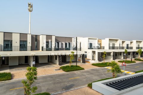 Снять в аренду таунхаус в Dubai South (Dubai World Central), Дубай: 3 спальни, 141.03976042м², № 70972 - фото 17