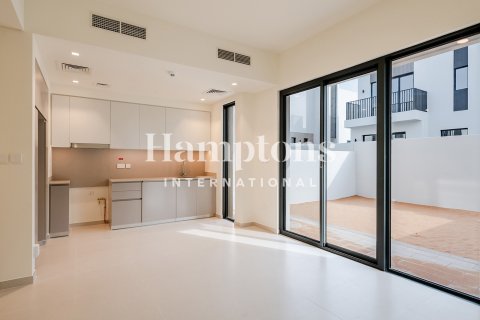 Снять в аренду таунхаус в Dubai South (Dubai World Central), Дубай: 3 спальни, 141.03976042м², № 70972 - фото 7