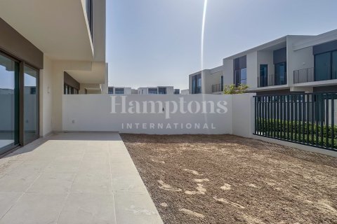 Снять в аренду таунхаус в Al Manara, Jumeirah Village Triangle, Дубай: 3 спальни, 173.99988676м², № 70970 - фото 1