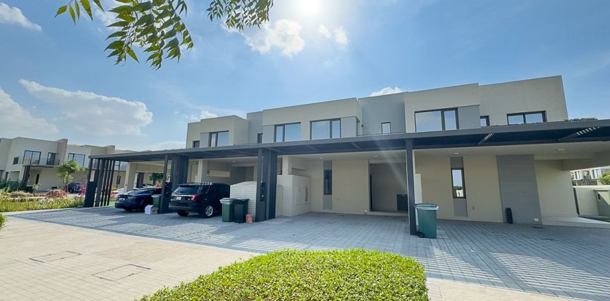 Таунхаус в Дубае, 3 спальни, 128.6м², № 109166