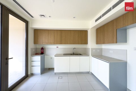 Купить таунхаус в Дубае: 3 спальни, 128.6м², № 109166 - фото 2