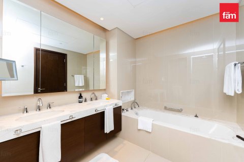Apartment in Downtown Dubai (Downtown Burj Dubai), Dubai 2 bedrooms, 135.5 sq.m. № 109162 - photo 21