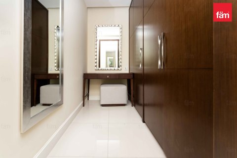 Apartment in Downtown Dubai (Downtown Burj Dubai), Dubai 2 bedrooms, 135.5 sq.m. № 109162 - photo 22