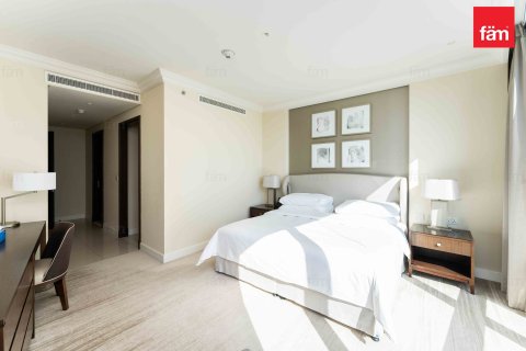 Apartment in Downtown Dubai (Downtown Burj Dubai), Dubai 2 bedrooms, 135.5 sq.m. № 109162 - photo 4