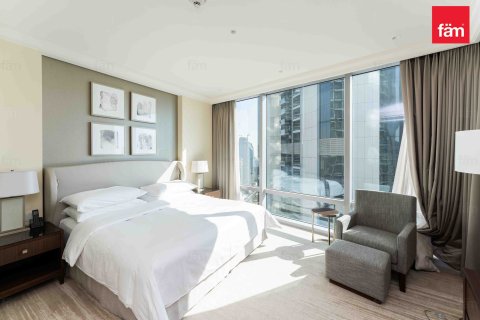 Apartment in Downtown Dubai (Downtown Burj Dubai), Dubai 2 bedrooms, 135.5 sq.m. № 109162 - photo 3