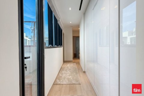 Apartment in Dubai 2 bedrooms, 178.4 sq.m. № 109165 - photo 23