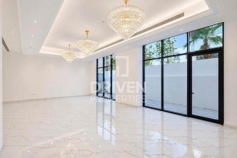 Villa à Jumeirah, Dubai, 6 chambres, 1424.02 m², № 130054