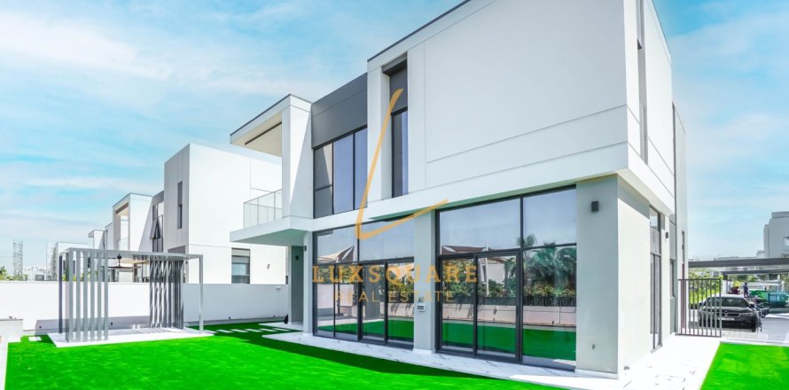 Villa en Al Furjan, Dubai, 5 dormitorios, 570 m², № 103167