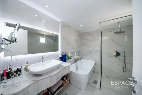 Villa in Meadows, Dubai 4 bedrooms, 540 sq.m. № 122761 - photo 7