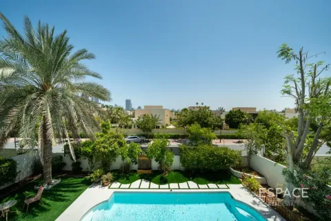 Villa in Meadows, Dubai 4 bedrooms, 540 sq.m. № 122761 - photo 18