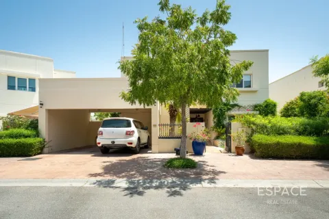 Villa in Meadows, Dubai 4 bedrooms, 540 sq.m. № 122761 - photo 20