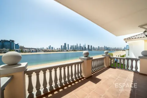 Villa in Palm Jumeirah, Dubai 4 bedrooms, 465 sq.m. № 122757 - photo 16
