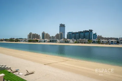 Villa in Palm Jumeirah, Dubai 4 bedrooms, 465 sq.m. № 122757 - photo 20