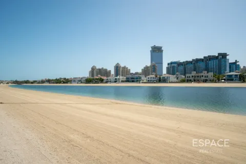 Villa in Palm Jumeirah, Dubai 4 bedrooms, 465 sq.m. № 122757 - photo 18