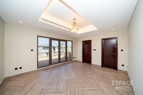 Villa in Palm Jumeirah, Dubai 4 bedrooms, 465 sq.m. № 122757 - photo 5