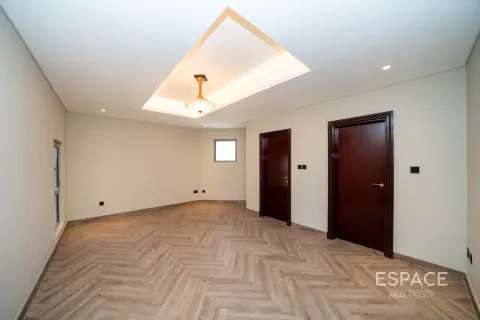 Villa in Palm Jumeirah, Dubai 4 bedrooms, 465 sq.m. № 122757 - photo 6