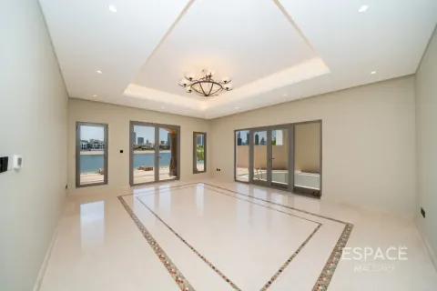 Villa in Palm Jumeirah, Dubai 4 bedrooms, 465 sq.m. № 122757 - photo 4