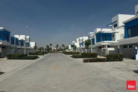 Снять в аренду таунхаус в Дубае: 4 спальни, 144м², № 96214 - фото 2