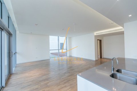 Apartment in Al Wasl, Dubai 3 bedrooms, 204 sq.m. № 110024 - photo 2