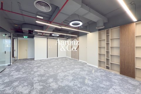Office in Jumeirah Lake Towers, Dubai 111 sq.m. № 110027 - photo 8