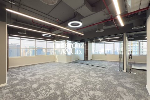 Office in Jumeirah Lake Towers, Dubai 111 sq.m. № 110027 - photo 2