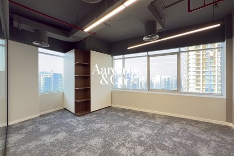 Office in Jumeirah Lake Towers, Dubai 111 sq.m. № 110027 - photo 5