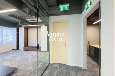 Office in Jumeirah Lake Towers, Dubai 111 sq.m. № 110027 - photo 9