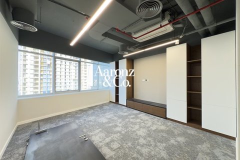 Office in Jumeirah Lake Towers, Dubai 111 sq.m. № 110027 - photo 7