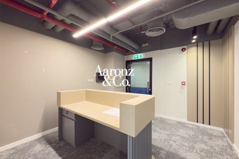 Office in Jumeirah Lake Towers, Dubai 111 sq.m. № 110027 - photo 11
