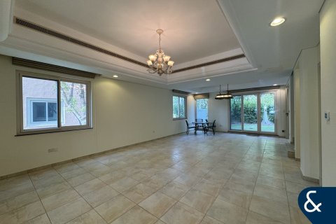 Townhouse in Victory Heights, Dubai Sports City, Dubai 4 bedrooms, 311 sq.m. № 76501 - photo 5