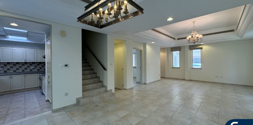 Townhouse in Victory Heights, Dubai Sports City, Dubai 4 bedrooms, 311 sq.m. № 76501