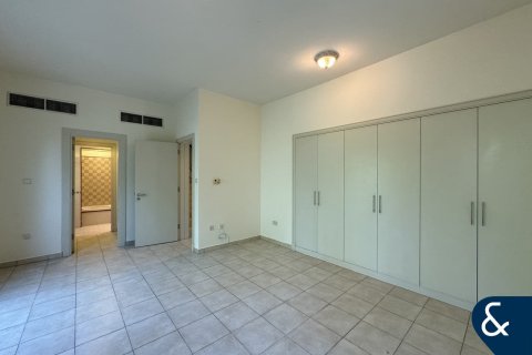 Townhouse in Victory Heights, Dubai Sports City, Dubai 4 bedrooms, 311 sq.m. № 76501 - photo 11