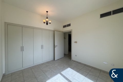 Townhouse in Victory Heights, Dubai Sports City, Dubai 4 bedrooms, 311 sq.m. № 76501 - photo 8