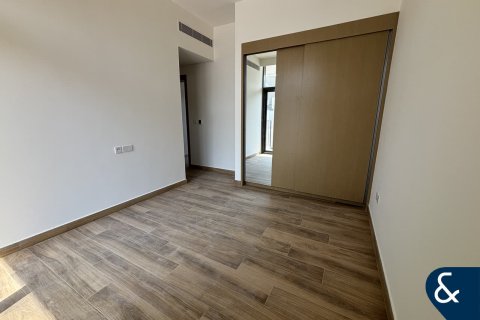 Villa in Al Furjan, Dubai 4 bedrooms, 347 sq.m. № 76487 - photo 5