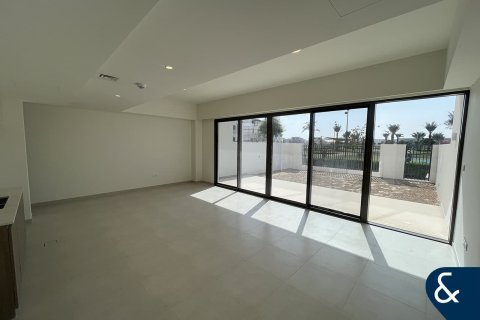 Снять в аренду виллу в The Valley, Дубай: 3 спальни, 174м², № 76485 - фото 2