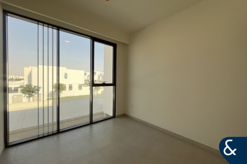 Снять в аренду виллу в The Valley, Дубай: 3 спальни, 174м², № 76485 - фото 13