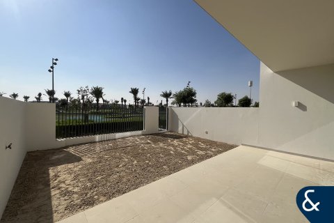 Снять в аренду виллу в The Valley, Дубай: 3 спальни, 174м², № 76485 - фото 14