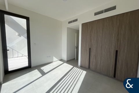 Снять в аренду виллу в The Valley, Дубай: 3 спальни, 174м², № 76485 - фото 10