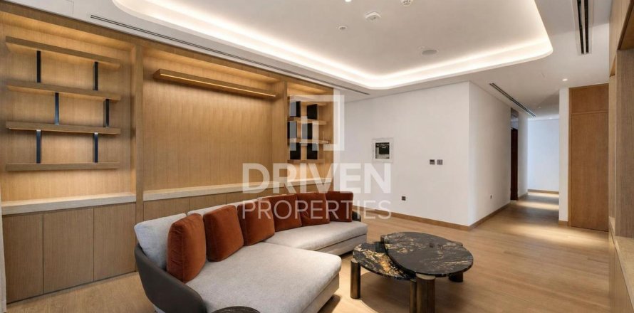 Penthouse in Jumeirah, Dubai 5 bedrooms, 828.32 sq.m. № 134281