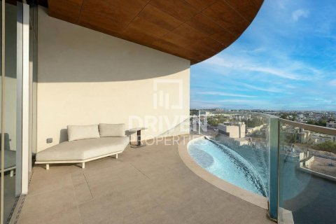 Penthouse in Jumeirah, Dubai 5 bedrooms, 828.32 sq.m. № 134281 - photo 2