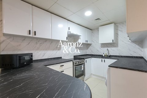 Снять в аренду квартиру в Джумейра Лейк Тауэрс, Дубай: 2 спальни, 89м², № 123965 - фото 9