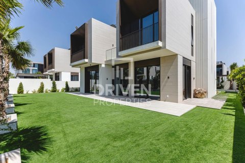 Villa à Dubai Hills Estate, Dubai, 5 chambres, 659.98 m², № 127866