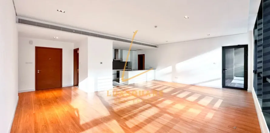 Apartment in Al Wasl, Dubai 3 bedrooms, 215 sq.m. № 134474