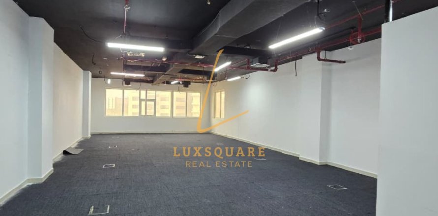 Oficina en Dubai Investment Park, Dubai, 123 m², № 134475