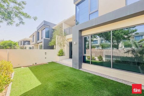 Купить виллу в Дубай Хилс Эстейт, Дубай: 4 спальни, 202.1м², № 119050 - фото 12